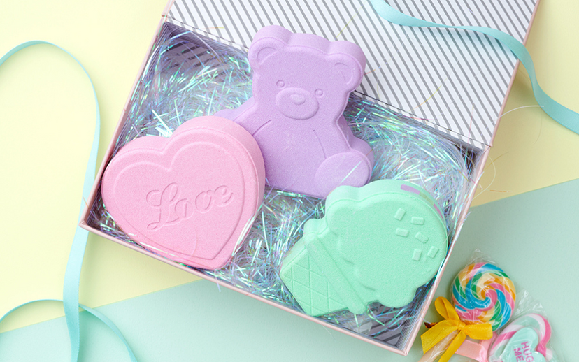Rainbomb Aurora - Little Shelf Charm
